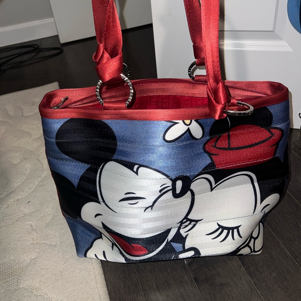 RARE Harvey's Seatbelt Bag- Disney Mickey loves Minnie